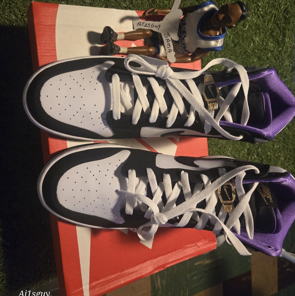 Nike Dunk Lakers Championship Edition
